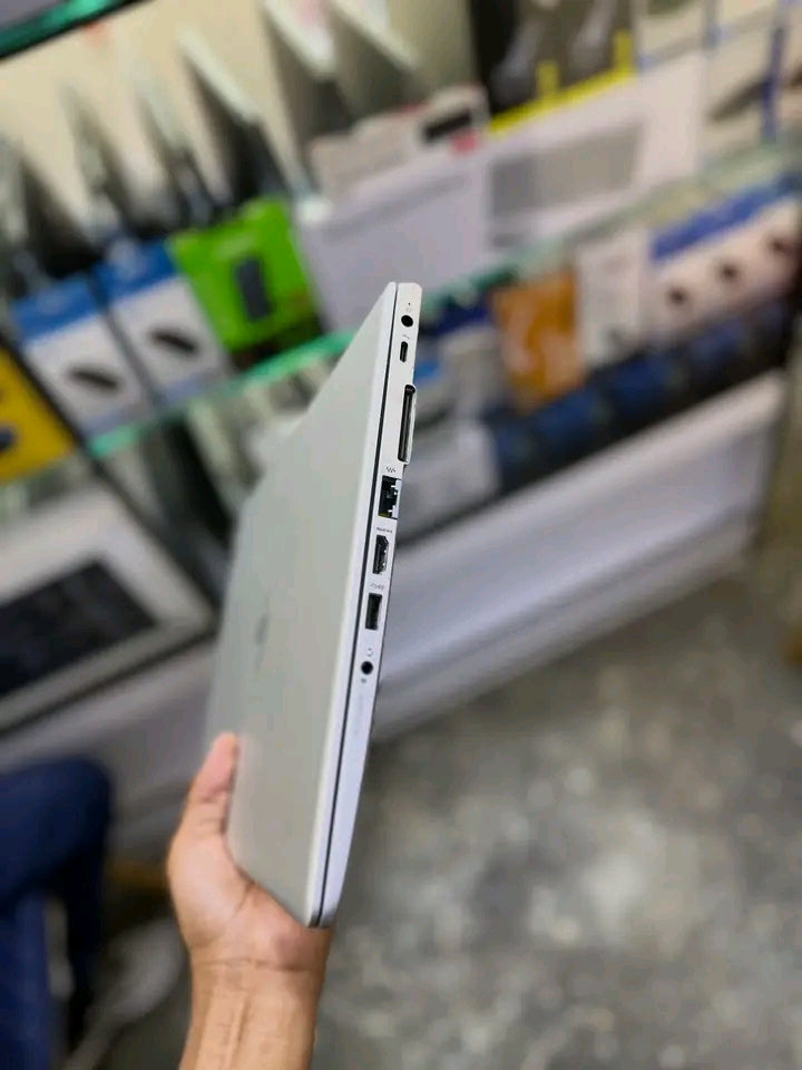 HP EliteBook 1040 G3 | Intel Core i7 6th Gen | 8GB RAM | 256GB SSD