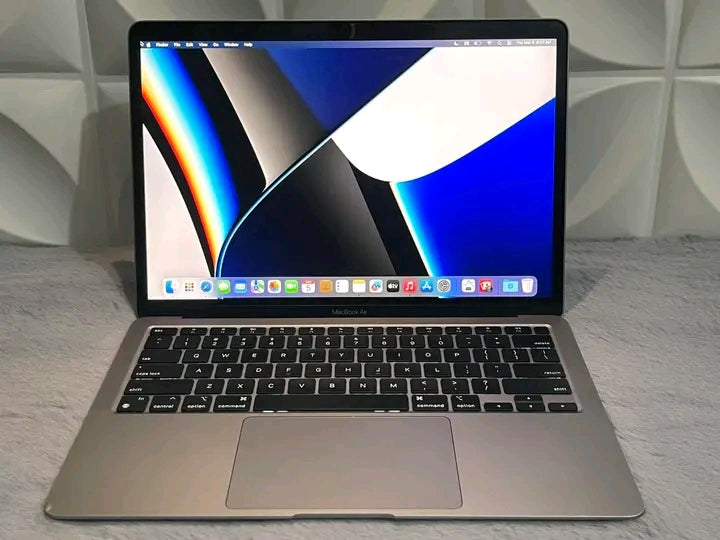 Apple MacBook Air M1 2020 | Apple M1 Chip | 8GB RAM | 256GB SSD