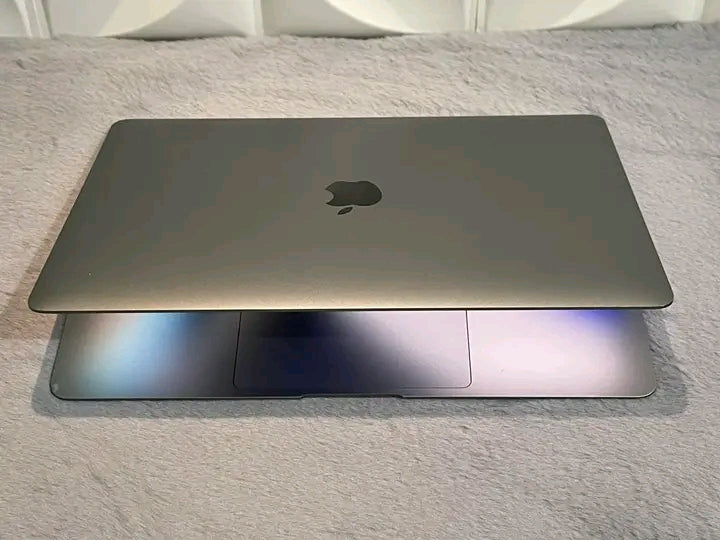 Apple MacBook Air M1 2020 | Apple M1 Chip | 8GB RAM | 256GB SSD