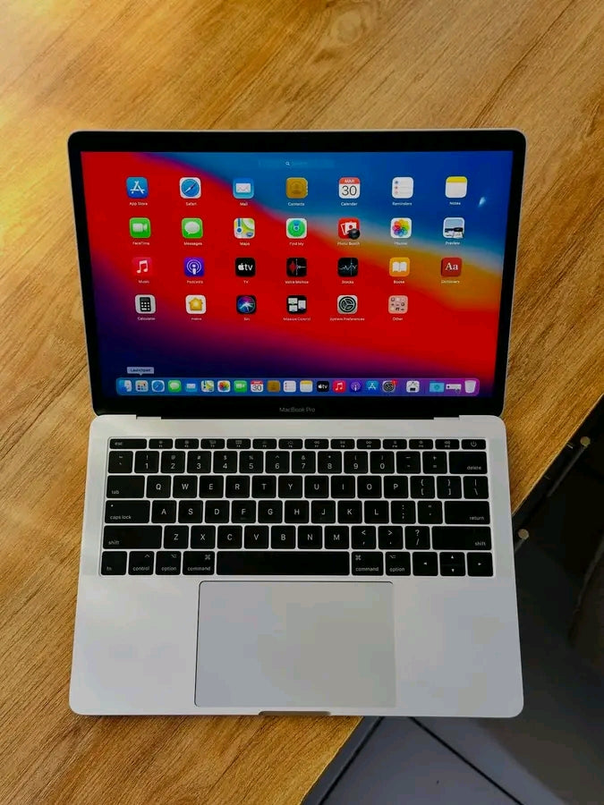 Apple MacBook Pro 2017 | Intel Core i5 | 8GB RAM | 256GB SSD