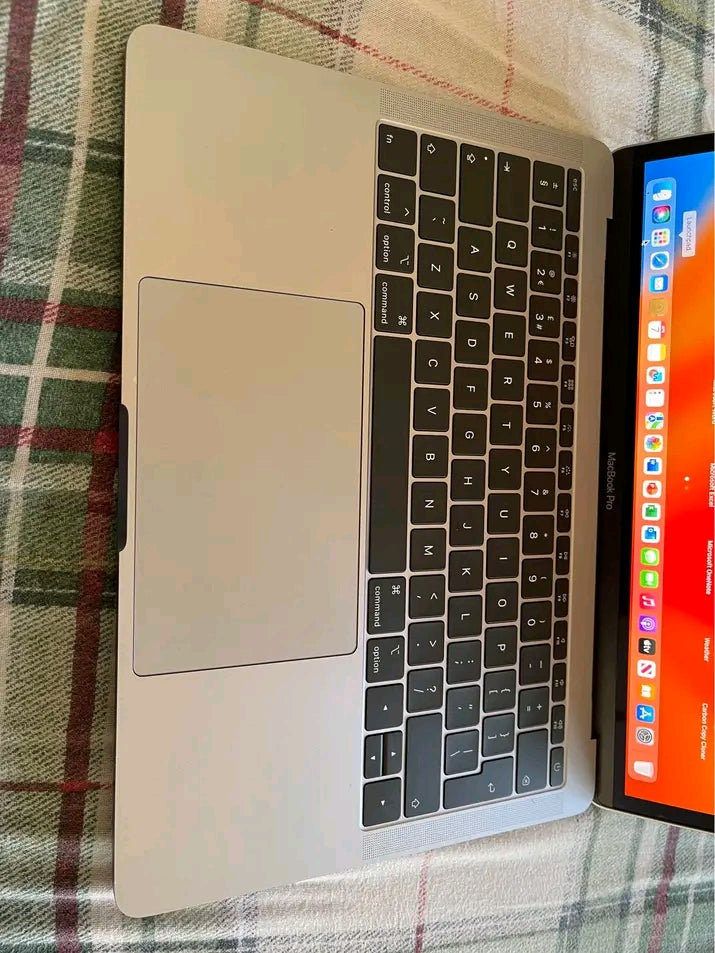 Apple MacBook Pro 2017 | Intel Core i5 | 8GB RAM | 256GB SSD