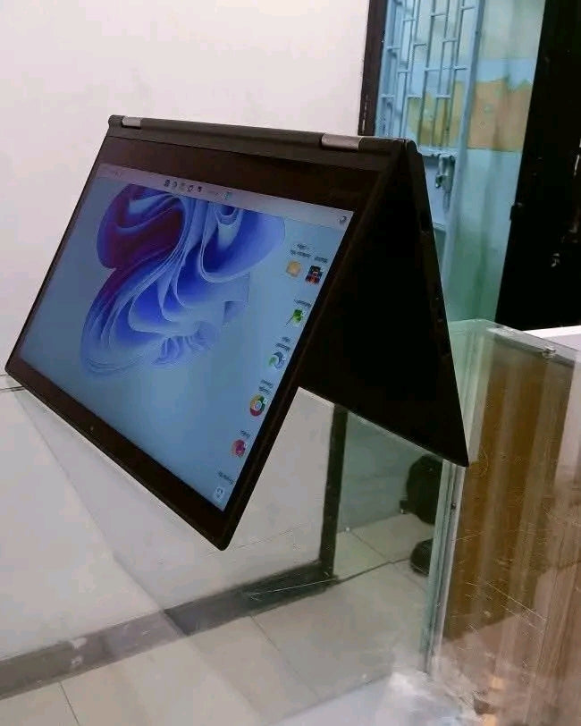 Lenovo Yoga 390 | Intel Core i5 8th Gen | 8GB RAM | 256GB SSD | X360 Touchscreen