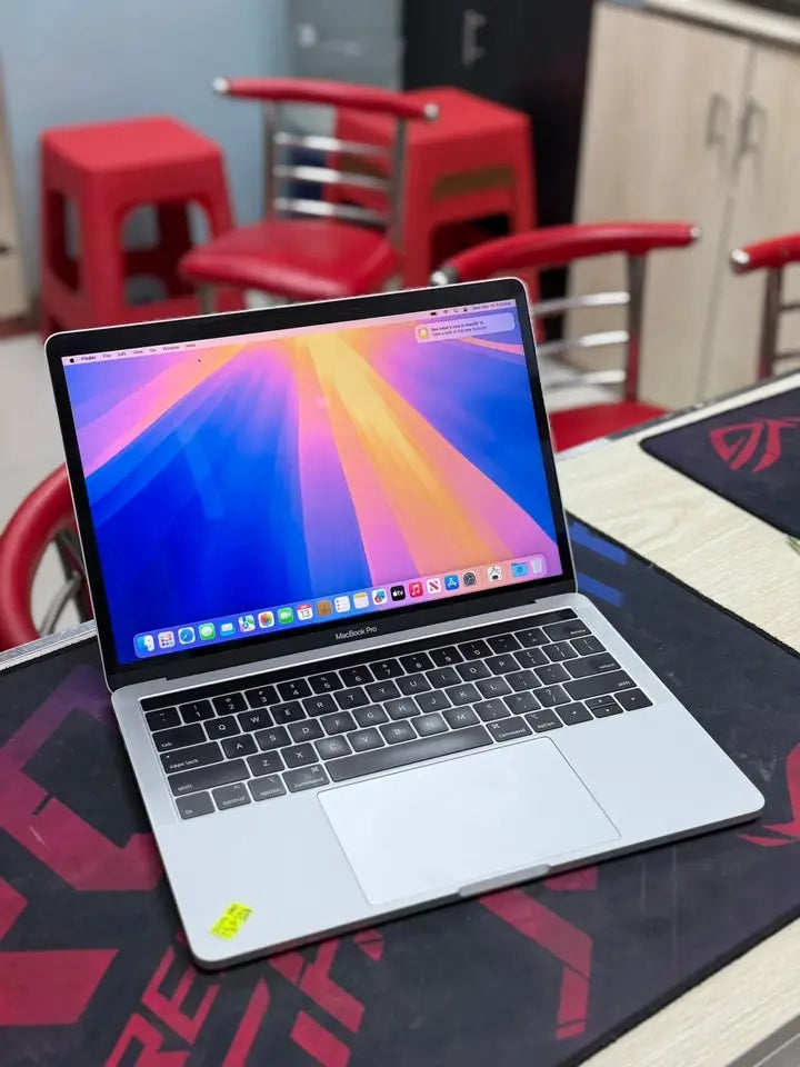 Apple MacBook Pro 2019 13" | Intel Core i7 | 16GB RAM | 256GB SSD