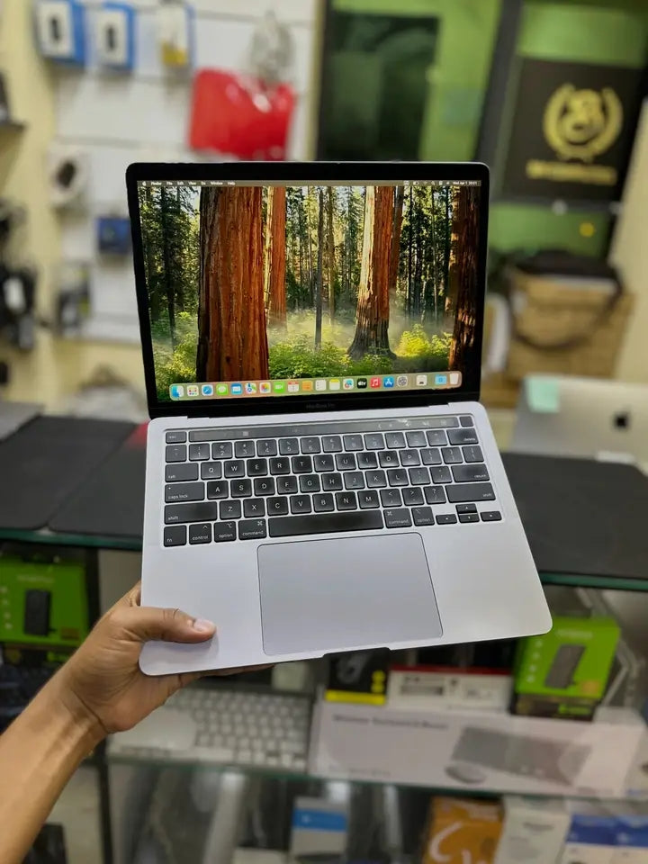 Apple MacBook Pro 2020 | Intel Core i7 | 16GB RAM | 512GB SSD