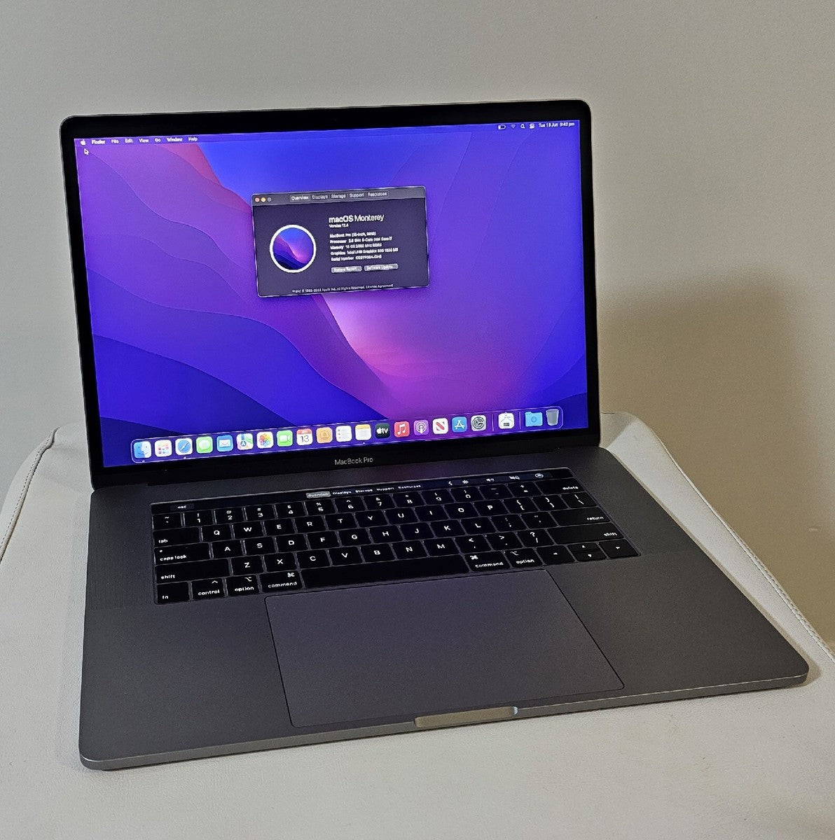 Apple MacBook Pro 15 2018 Core i7 16GB RAM 512GB SSD 4GB Graphics